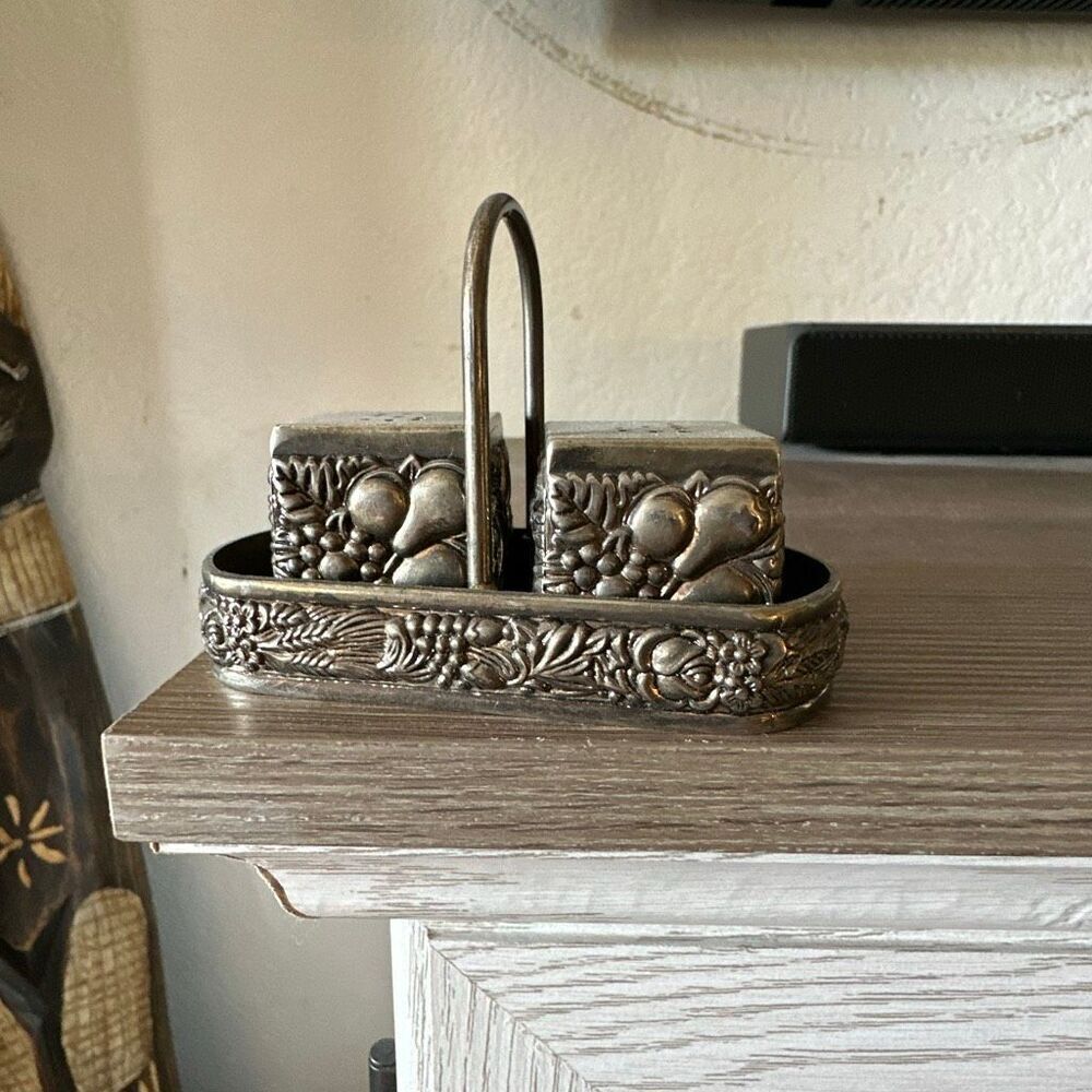 Goldinger Silver Art co. Salt and pepper shaker basket Vintage